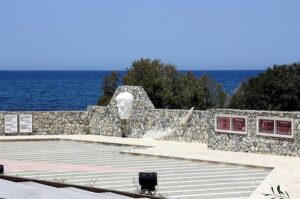 cengiz topel anıtı.1