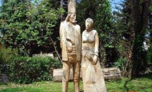 ağaç oyma heykeller.1