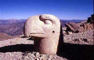 kartal kafası heykeli.4