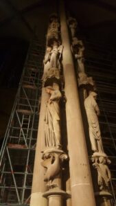 2018.01.26-2-Strazburg.11.Katedral.6.İçi.12.Melekler sütunu.13c