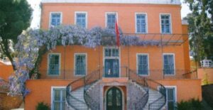 İzmir Göztepe Uşakizade Köşkü