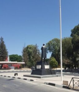 2017.08.26-6.Lefkoşa.Girne kapısı Atatürk heykeli.1a