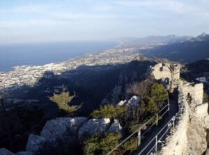 beşparmak dağları.st hilarion kalesi.1